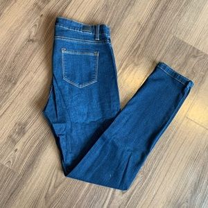 🌻Super stretchy, Classic Blue Skinny Jeans🌻